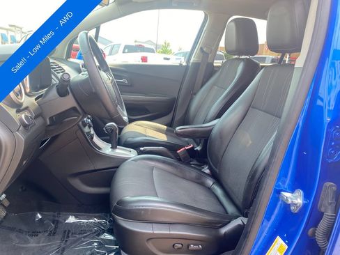 Used 2016 Chevrolet Trax LT w/ LT Convenience Package AWD/4WD image 9