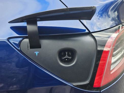 Used 2023 Tesla Model Y Long Range image 31