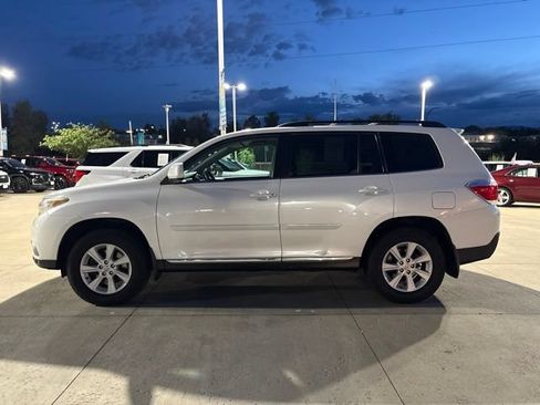 Used 2013 Toyota Highlander Plus AWD/4WD image 8