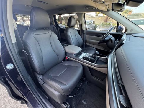 Used 2026 Kia Carnival FWD image 34