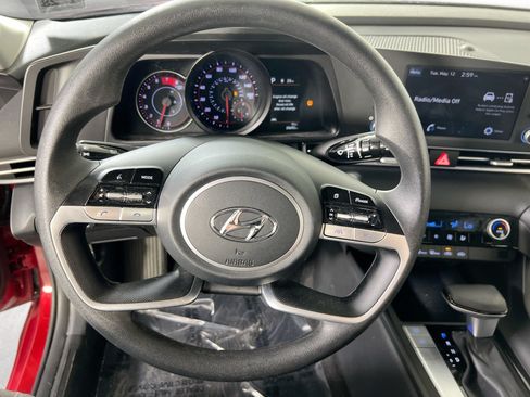 Used 2023 Hyundai Elantra SEL w/ Cargo Package FWD image 11