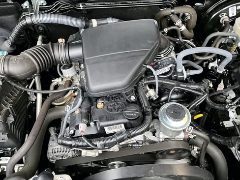 Used 2023 Toyota Tacoma SR5 AWD/4WD image 33