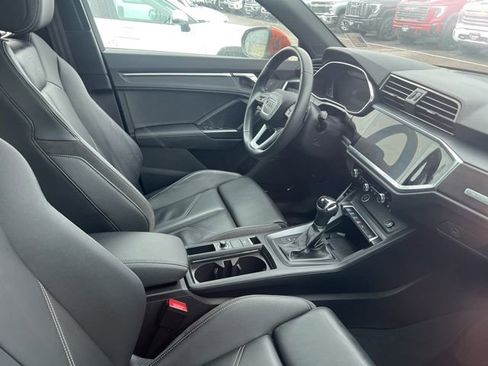 Used 2023 Audi Q3 2.0T Premium Plus w/ Premium Plus Package image 16