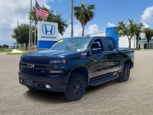 Used 2020 Chevrolet Silverado 1500 LT Trail Boss AWD/4WD image 4