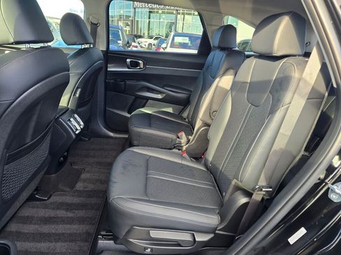 Used 2023 Kia Sorento EX image 20