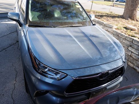 Used 2023 Toyota Highlander Limited image 9