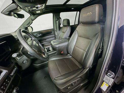Used 2023 Chevrolet Suburban High Country w/ Premium Package 2 AWD/4WD image 23