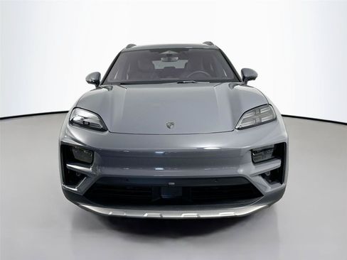 Certified 2025 Porsche Macan Turbo Electric AWD/4WD image 10