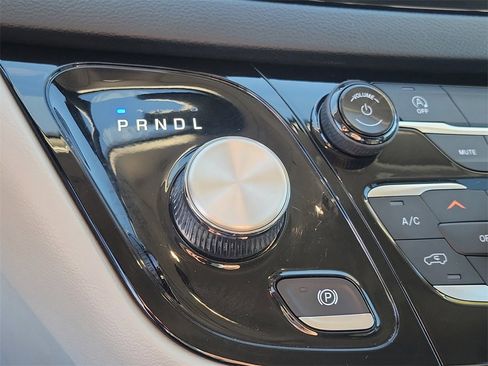 Used 2020 Chrysler Voyager Lxi image 30