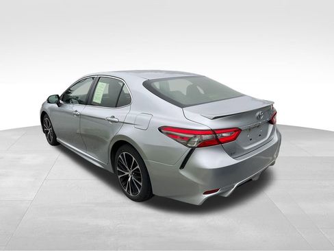 Used 2018 Toyota Camry SE image 7