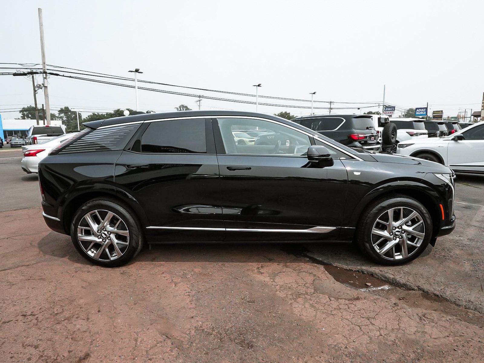 Used 2025 Cadillac Optiq Luxury 1 AWD/4WD image 7