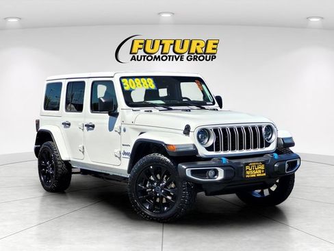 Used 2024 Jeep Wrangler Unlimited Sahara AWD/4WD image 1