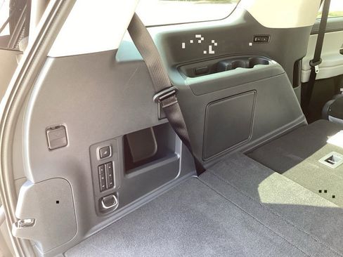 New 2025 Ford Expedition Platinum image 16