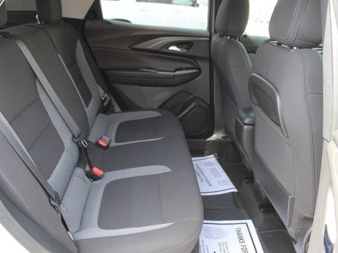 Used 2025 Chevrolet TrailBlazer LT FWD image 10