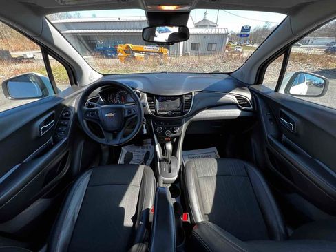 Used 2022 Chevrolet Trax LT image 19