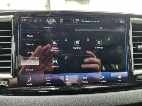 Used 2024 Chrysler Pacifica Touring-L image 56