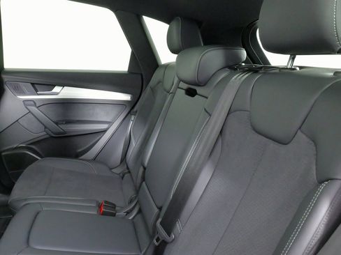 Used 2024 Audi Q5 e Premium Plus w/ Premium Plus Package image 48