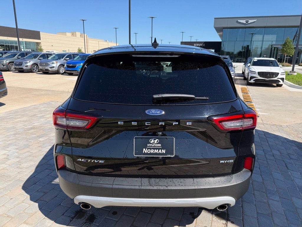 Used 2023 Ford Escape Active AWD/4WD image 4