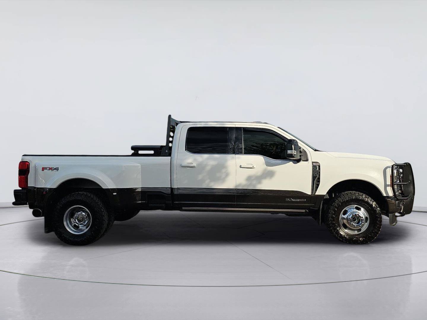 Used 2025 Ford F350 4x4 Crew Cab DRW Super Duty image 6