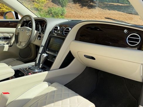 Certified 2018 Bentley Flying Spur V8 AWD/4WD image 3