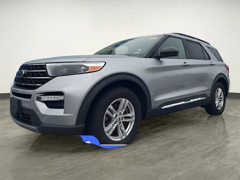 Used 2023 Ford Explorer XLT w/ Equipment Group 202A image 1