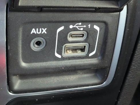 Used 2022 Jeep Gladiator Sport AWD/4WD image 21