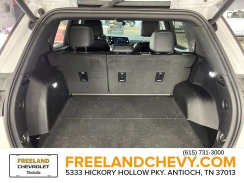 Used 2025 Chevrolet Equinox LT w/ Convenience Package II image 6