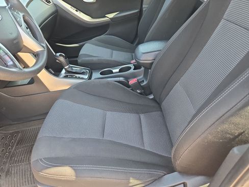 Used 2017 Hyundai Elantra GT FWD image 14