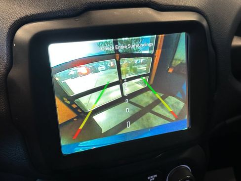 Used 2022 Jeep Renegade Latitude AWD/4WD image 14