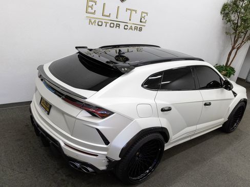 Used 2020 Lamborghini Urus AWD/4WD image 23
