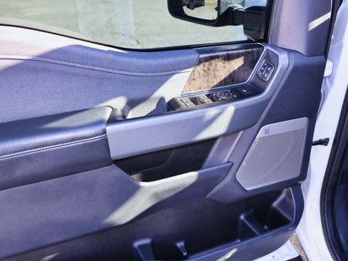 Used 2024 Ford F250 Lariat w/ Sport Appearance Package image 17