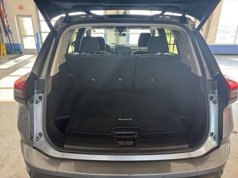 Used 2024 Nissan Rogue SV AWD/4WD image 13