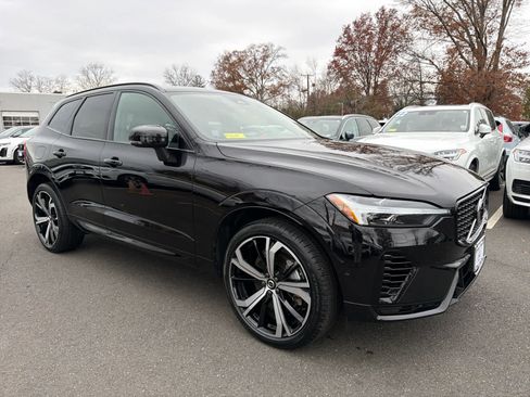 Certified 2024 Volvo XC60 T8 Ultimate w/ Protection Package Premier image 15