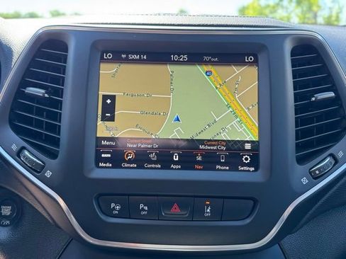 Used 2023 Jeep Cherokee Altitude Lux AWD/4WD image 14