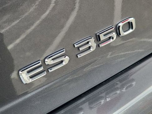 Used 2016 Lexus ES 350 w/ Luxury Package w/Wood Trim image 31