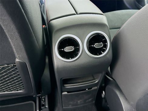 Used 2026 Mercedes-Benz GLB 250 4MATIC image 56
