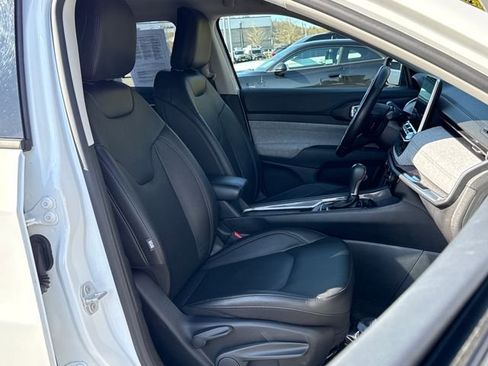 Used 2022 Jeep Compass Latitude image 27