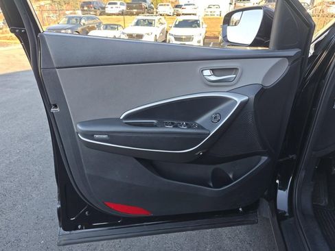 Used 2017 Hyundai Santa Fe Sport image 11