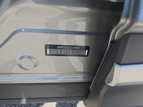 Used 2025 Kia Sportage LX image 38