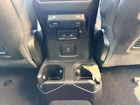 Used 2019 Jeep Wrangler Unlimited Rubicon w/ Cold Weather Group AWD/4WD image 21