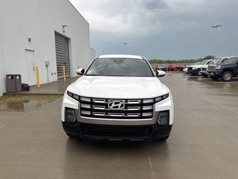 Used 2025 Hyundai Santa Cruz SE FWD image 8