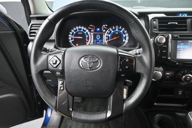 Used 2018 Toyota 4Runner TRD Off-Road AWD/4WD image 5