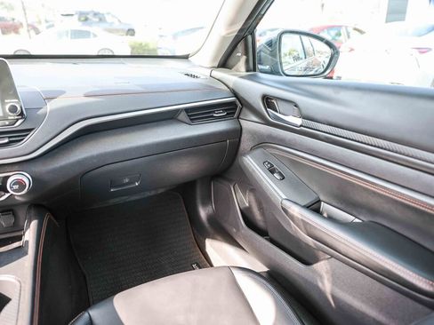 Used 2020 Nissan Altima 2.5 SR w/ Premium Package image 6