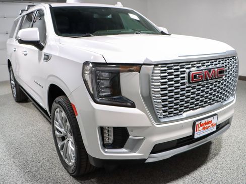 Used 2024 GMC Yukon XL Denali w/ Max Trailering Package AWD/4WD image 5