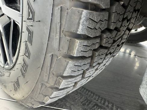 Used 2024 GMC Sierra 1500 Elevation w/ LPO, Elevation Black Package image 9