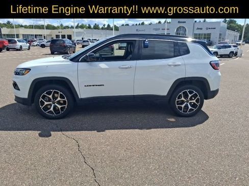 Used 2025 Jeep Compass Limited AWD/4WD image 5