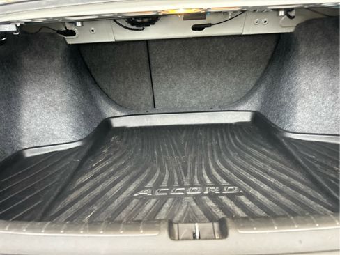 Used 2020 Honda Accord EX-L image 37