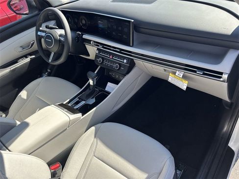 New 2026 Hyundai Tucson SE image 18