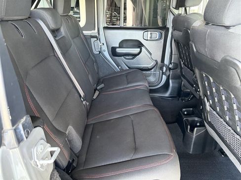 Used 2021 Jeep Wrangler Unlimited Rubicon AWD/4WD image 33
