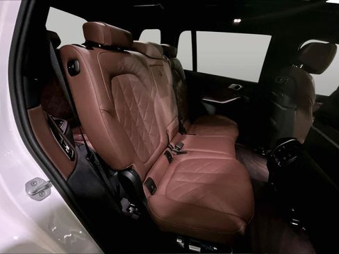Used 2025 BMW X7 xDrive40i w/ M Sport Package AWD/4WD image 19